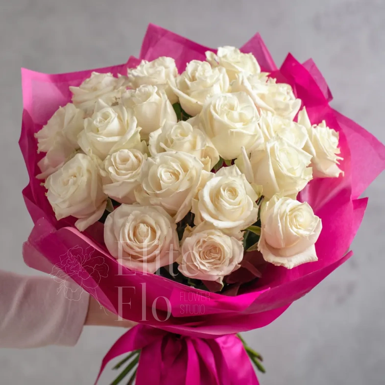 Белые розы &laquo;Чистота сердца&raquo;