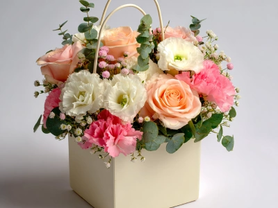 Цветы в сумочке «Миниатюрное вдохновение»