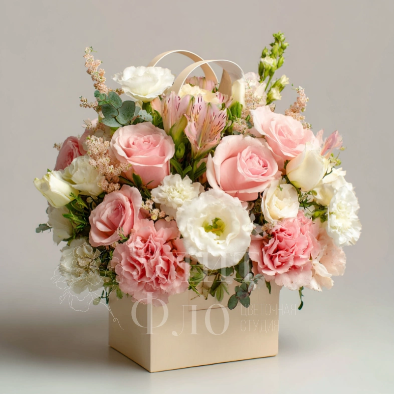 Композиция в сумочке &laquo;Девичий выбор&raquo;