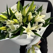 Совершенство букет из 5 лилий 2