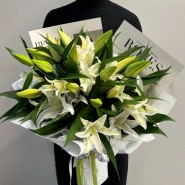 Совершенство букет из 5 лилий 4