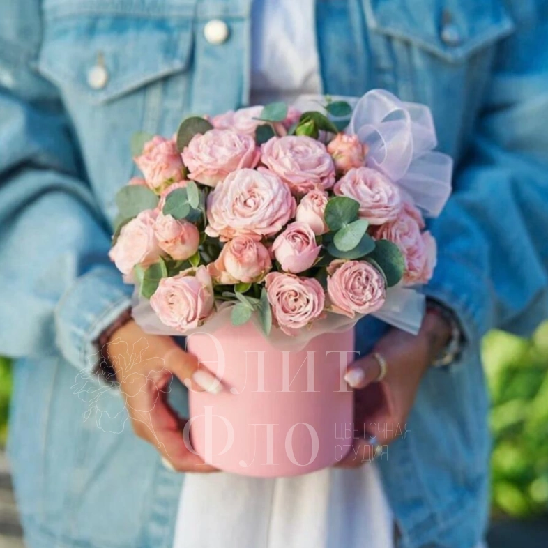 Нежная коробочка из кустовой пионовидной розочки