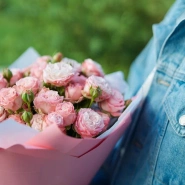 Букет из 7 кустовых роз 1