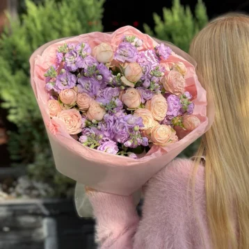 Ароматный букет с маттиолой