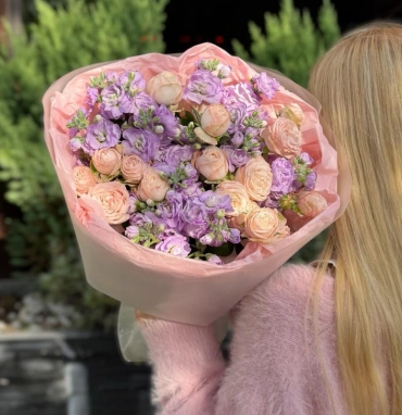 Ароматный букет с маттиолой