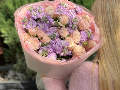 Ароматный букет с маттиолой