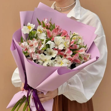 Букет из 11 альстромерий