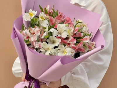 Букет из 11 альстромерий