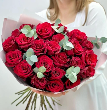 Букет из 23 бордовых роз