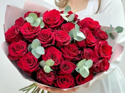 Букет из 23 бордовых роз