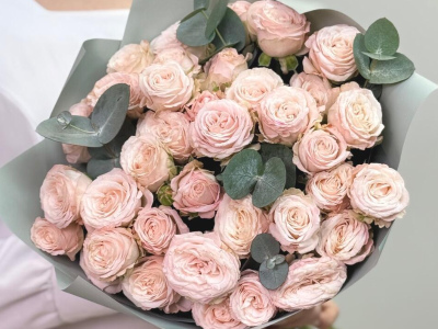 Букет из 9 пионовидных роз