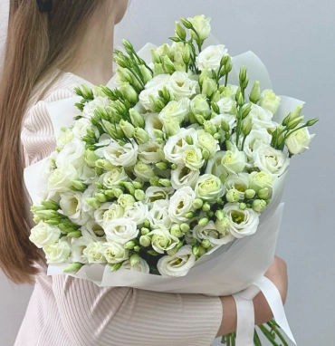 Белые эустомы