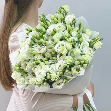 Белые эустомы