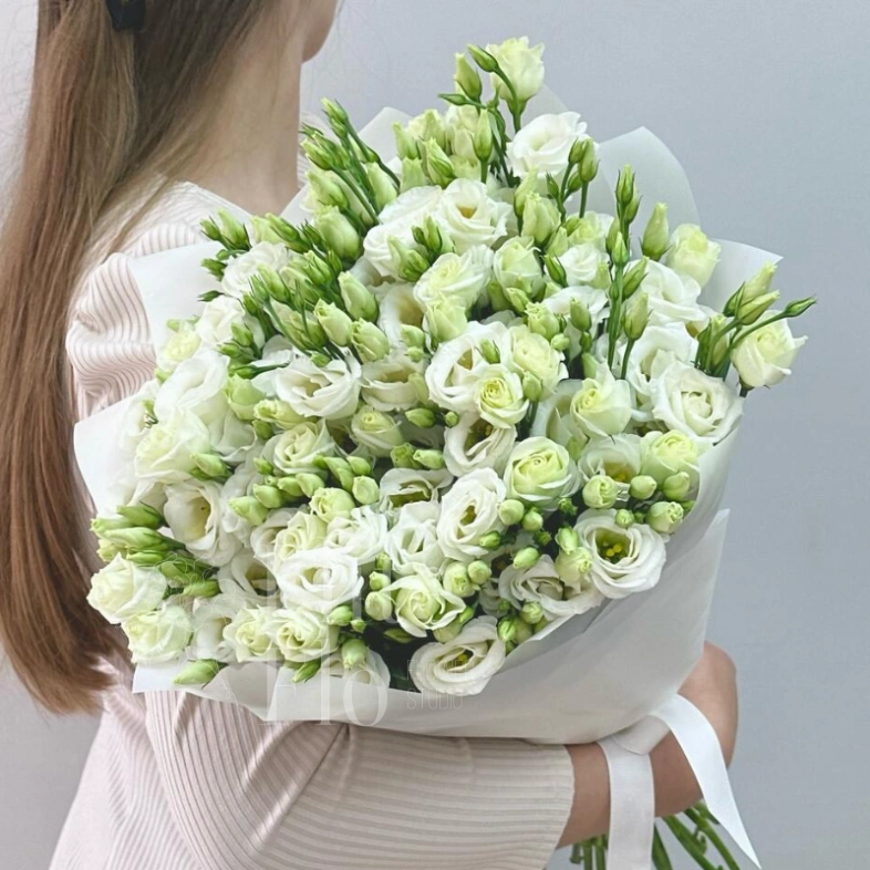 Белые эустомы