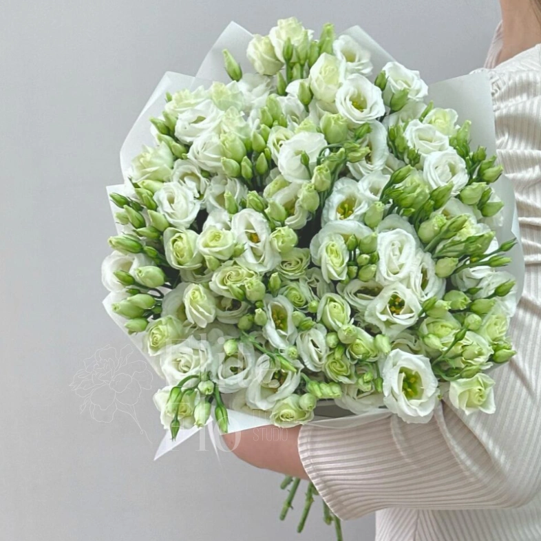 Белые эустомы