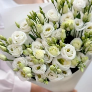 Букет из 9 белых эустом 4