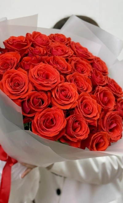 25 алых роз