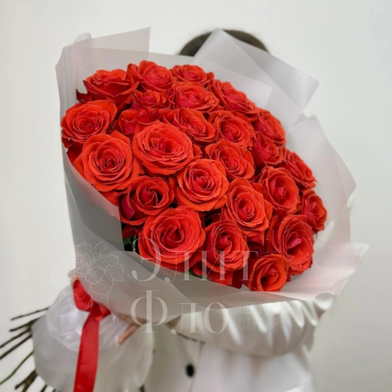 25 алых роз