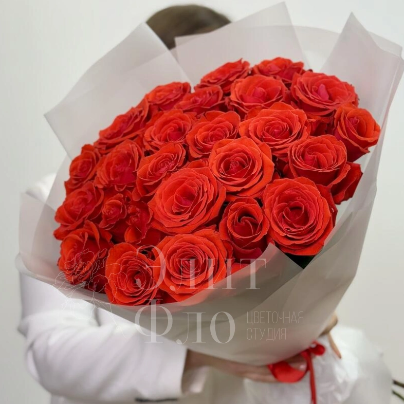 25 алых роз