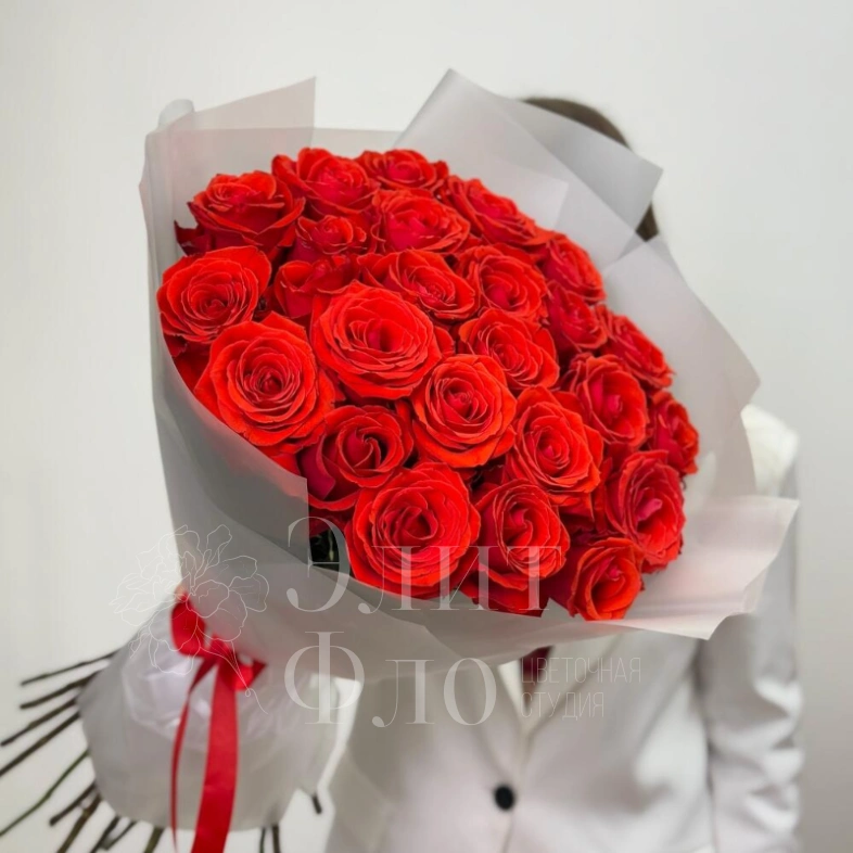25 алых роз