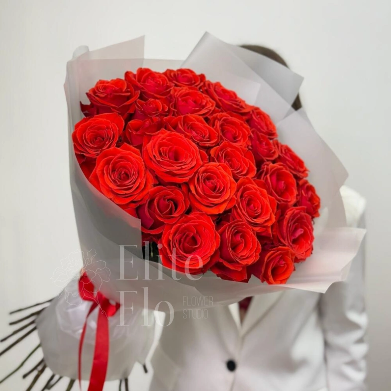 25 алых роз