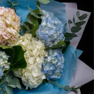 Нежный букет с гортензией 1