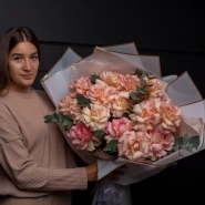 Французские розы с ароматным эвкалиптом, стильное оформление 2