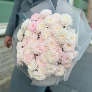 Нежный букет из 11 хризантем 2