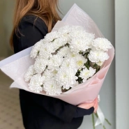 Белые хризантемы в матовом оформлении 4