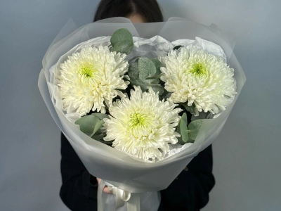 Букет из 3 одиночных хризантем