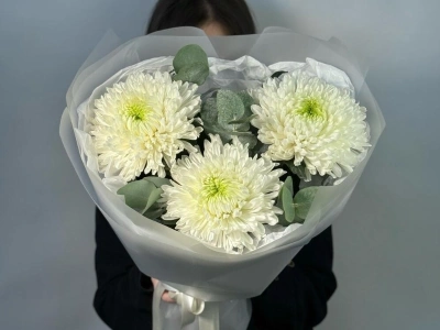 Букет из 3 одиночных хризантем