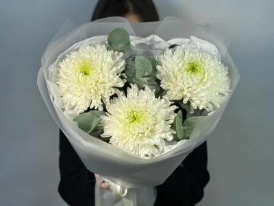 Букет из 3 одиночных хризантем