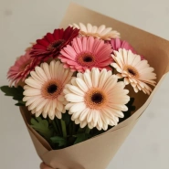 Букет из 9 ярких гербер 2