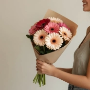 Букет из 9 ярких гербер 1