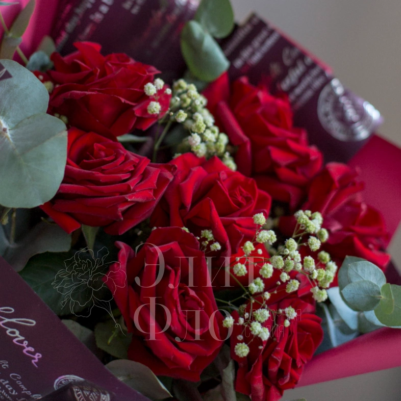 Букет из 9 красных роз