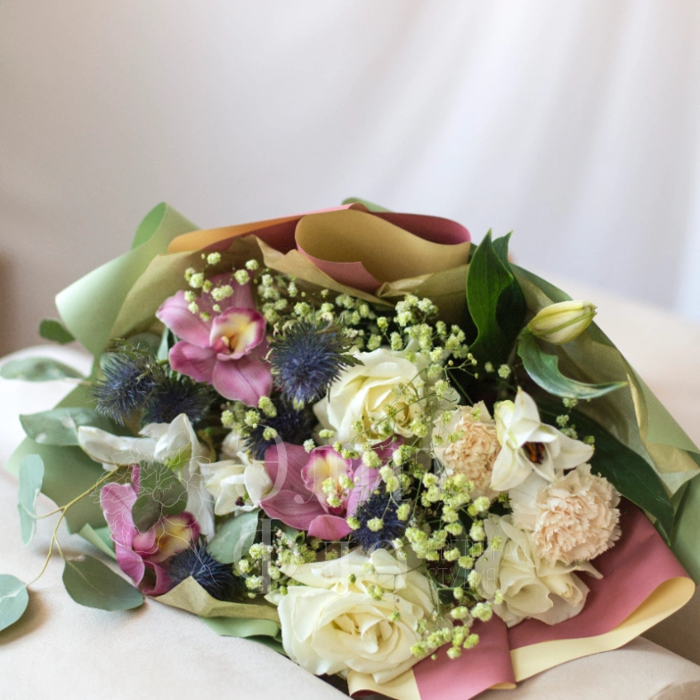 Авторский букет с орхидеей