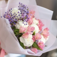 Букет из альстромерии и диантусов 1