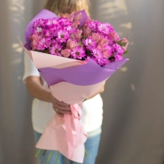 Сочный букет из хризантемы и альстромерии 0