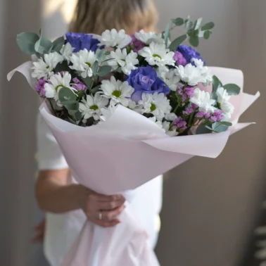 Романтичный букет с ромашками