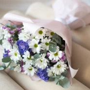 Романтичный букет с ромашками 2