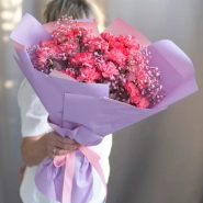 Букет из 19 диантусов и гипсофилы 2