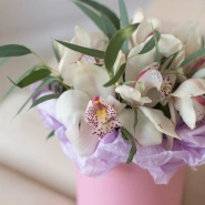 Композиция из орхидеи и эвкалипта 3