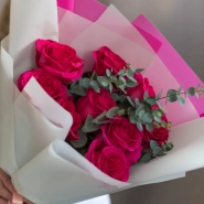 Букет из 9 малиновый роз 1