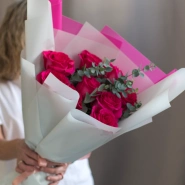 Букет из 9 малиновый роз 2