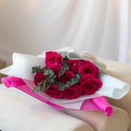 Букет из 9 малиновый роз 3