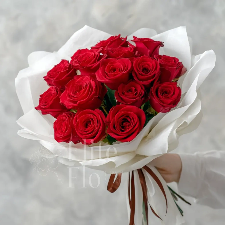 15 красных российских роз 60 см