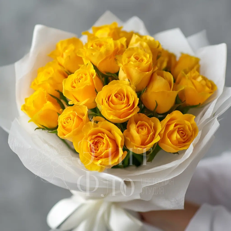 15 желтых кенийских роз 50 см