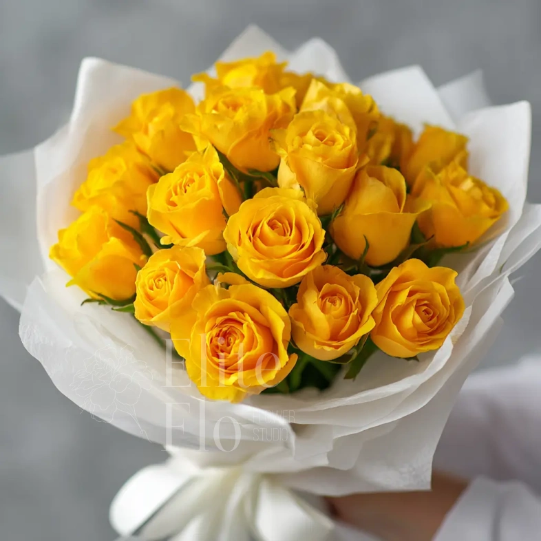 15 желтых кенийских роз 50 см