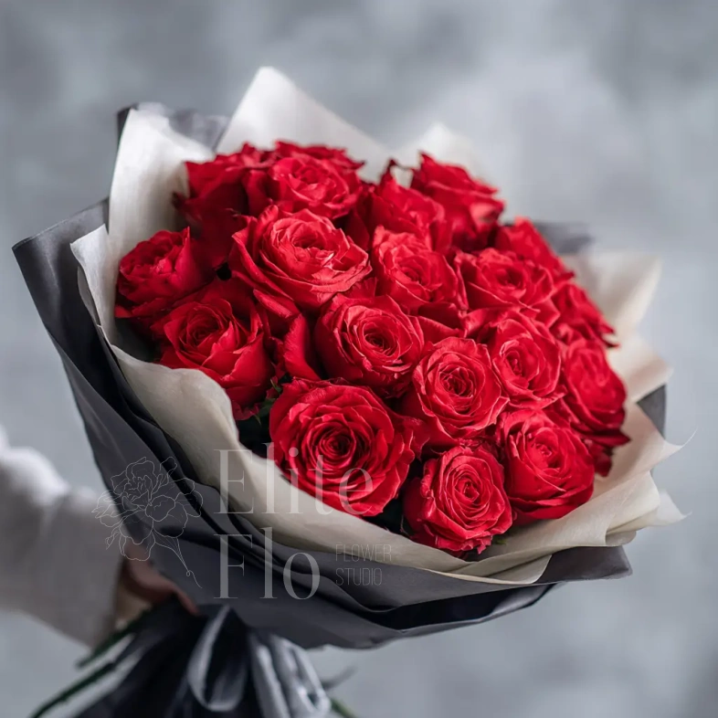 Красные розы &laquo;Поцелуй заката&raquo;